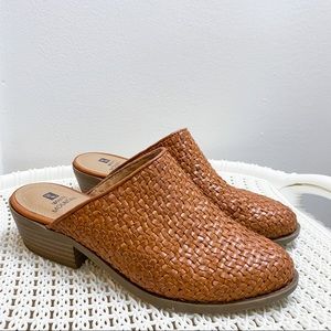 White Mountain-Dixson Mule Slides (Barely Worn)